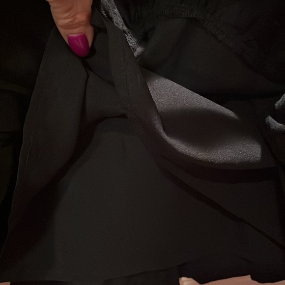 Banana Republic women’s black skirt size‎ 2 never worn - Picture 9 of 10
